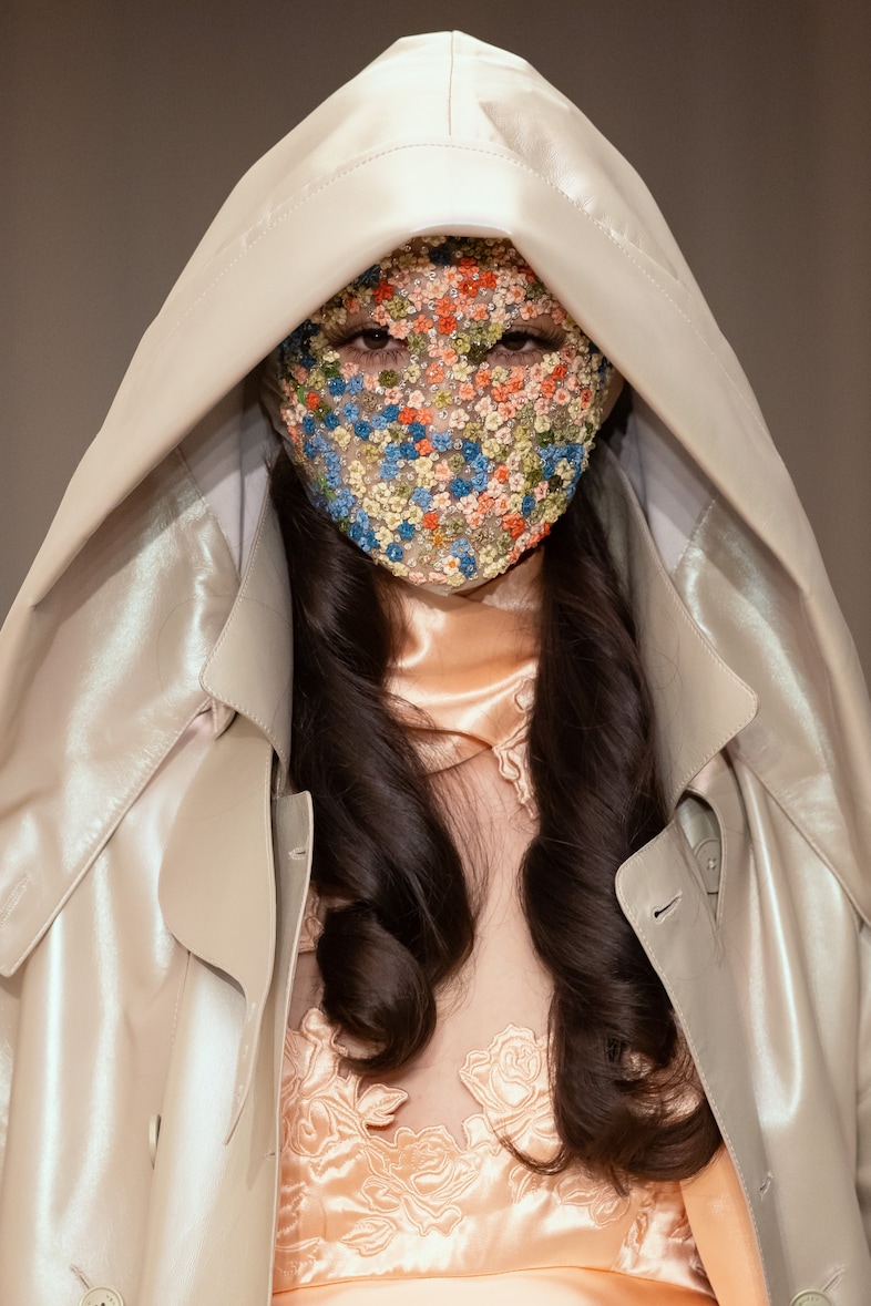 Masks on the AW26 runway